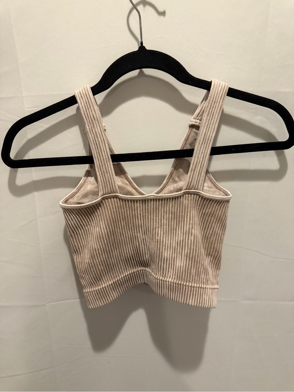 Brand new Zenana Outfitters Ribbed V-Neck Cropped Tank in Light Beige size S/M. - Picture 3 of 4